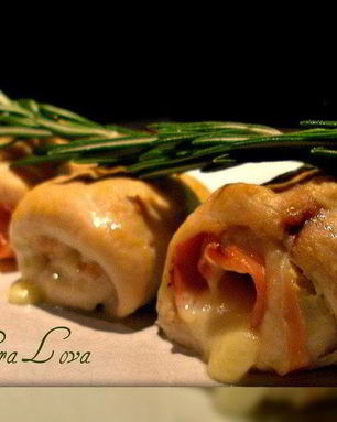 Куриные роллы с беконом и сыром