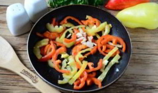 мясные роллы, фаршированные овощами