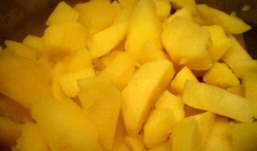 мясные роллы в винно-грибном соусе