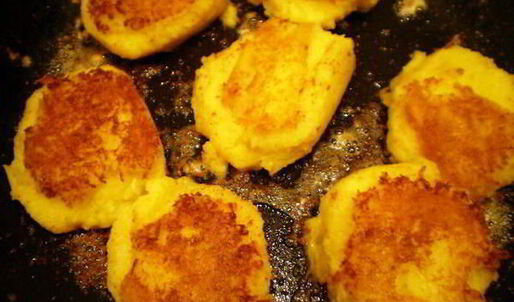 мясные роллы в винно-грибном соусе