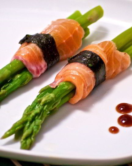 Рецепт ролла из спаржи с лососем