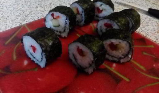 ролл с огурцом и перцем