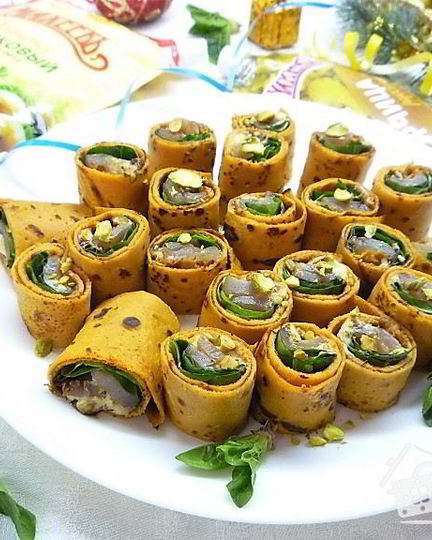 Рецепт роллы из тыквы со шпинатом, копченостями и фисташковым майонезом