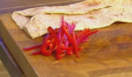 роллы с говядиной, фасолью и сладким перцем