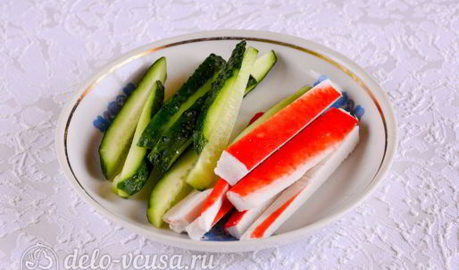 роллы с крабовыми палочками