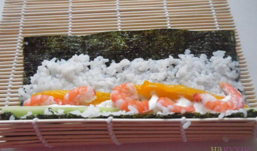 роллы с креветками