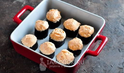 запеченные роллы с креветками