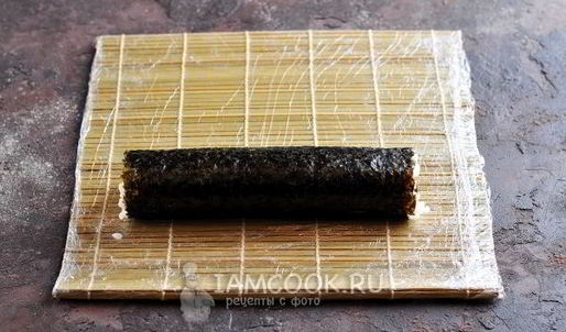 запеченные роллы с креветками