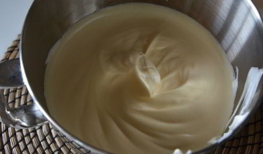 двойной бисквитный рулет с джемом