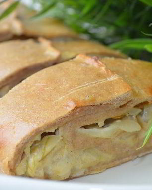 Грибной рулет из картофельного теста