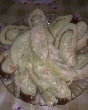 Кабачковый рулет с креветками