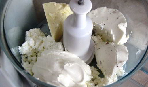 кабачковый рулет с творожной начинкой