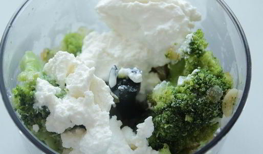 куриный рулет с брокколи и рикоттой