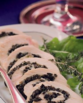 Куриный рулет с солеными грибами