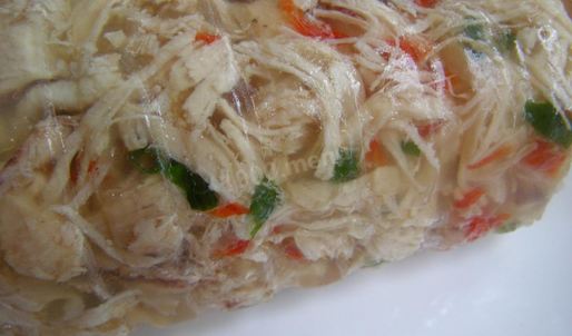 куриный рулет в бутылке