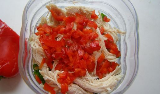 куриный рулет в бутылке