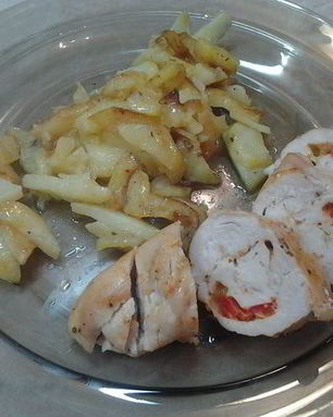 Куриные рулетики с начинкой из перца и сыра