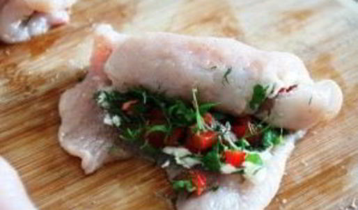 куриные рулетики в беконе