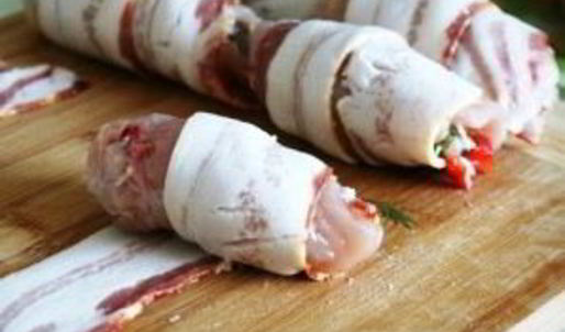 куриные рулетики в беконе
