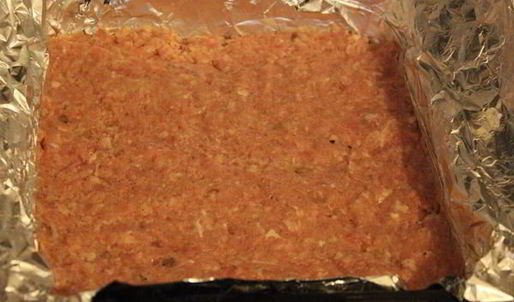 мясной рулет, фаршированный яйцами