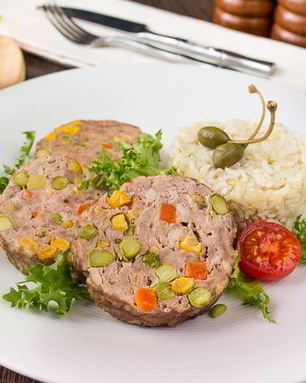 Мясной рулет Конфетти