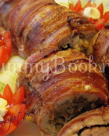 Рецепт мясного рулета с грибами в беконе
