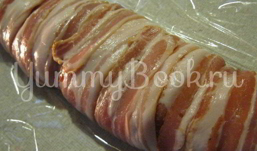 мясной рулет с грибами в беконе