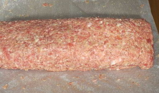 мясной рулет с морковью и стручковой фасолью