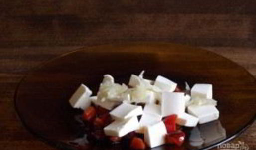 мясной рулет с овощами и сыром