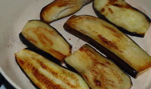 острые рулетики из баклажан