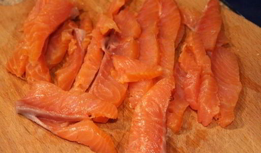 рулет из брокколи с форелью