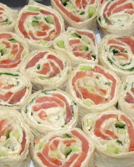 Рецепт рулета из лаваша, красной рыбы и огурца