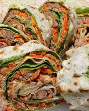 Рулет из лаваша с морковкой по-корейски