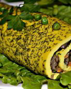 Рулет из омлета с грибами