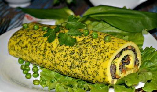 рулет из омлета с грибами