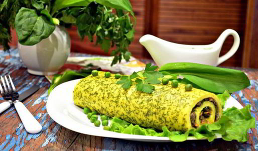 рулет из омлета с грибами