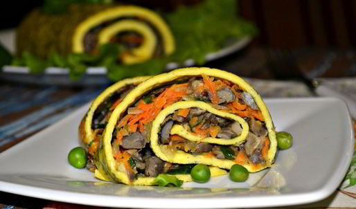 рулет из омлета с грибами