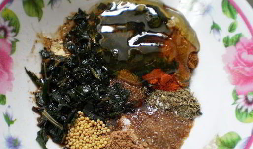 рулет из рульки с грибным соусом