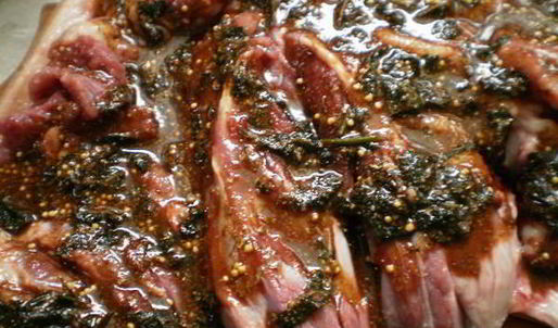 рулет из рульки с грибным соусом