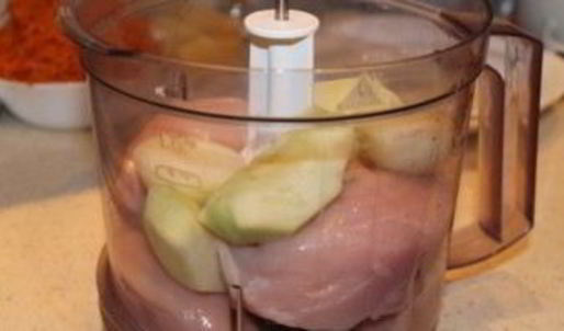 рулет куриный с морковью и сыром