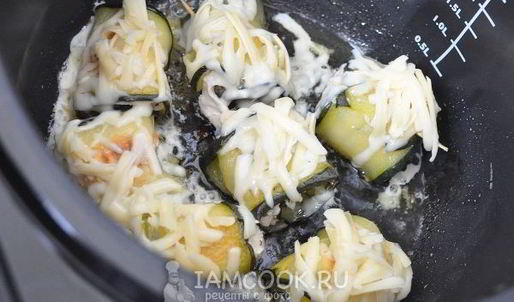 рулетики из кабачка с куриной грудкой в мультиварке