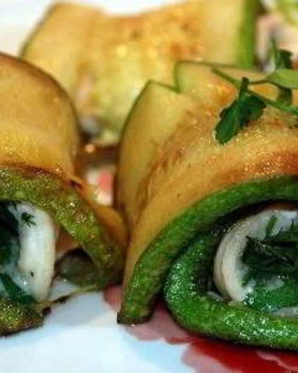 Рецепт рулетиков из кабачков с сыром