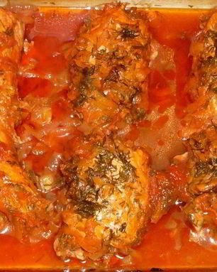 Рулетики из свинины в томатном соусе