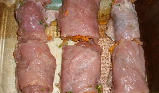 рулетики из свинины в томатном соусе