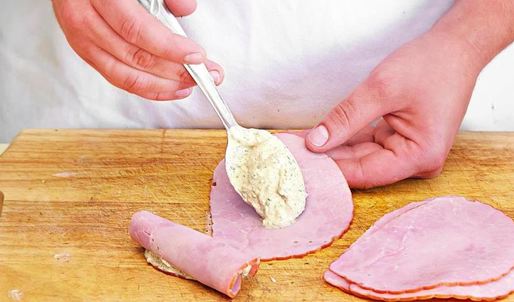 рулетики из ветчины с творогом