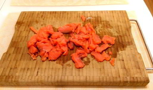 рулетики с красной рыбой