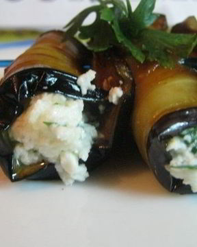 Рулеты из баклажанов с творогом