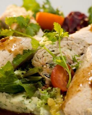 Рулеты из свинины с укропным пюре