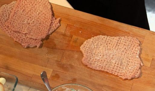 рулеты из свинины с укропным пюре