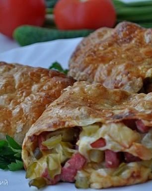 Слоеный рулет с ветчиной и сыром